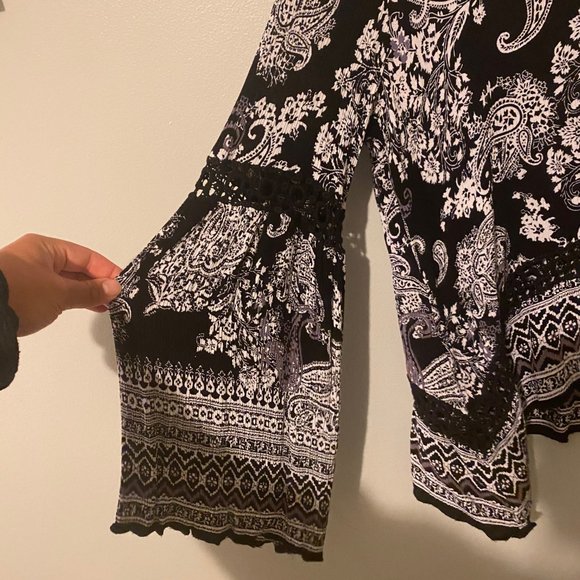 Black & White Bell Sleeve Top - Picture 2 of 5